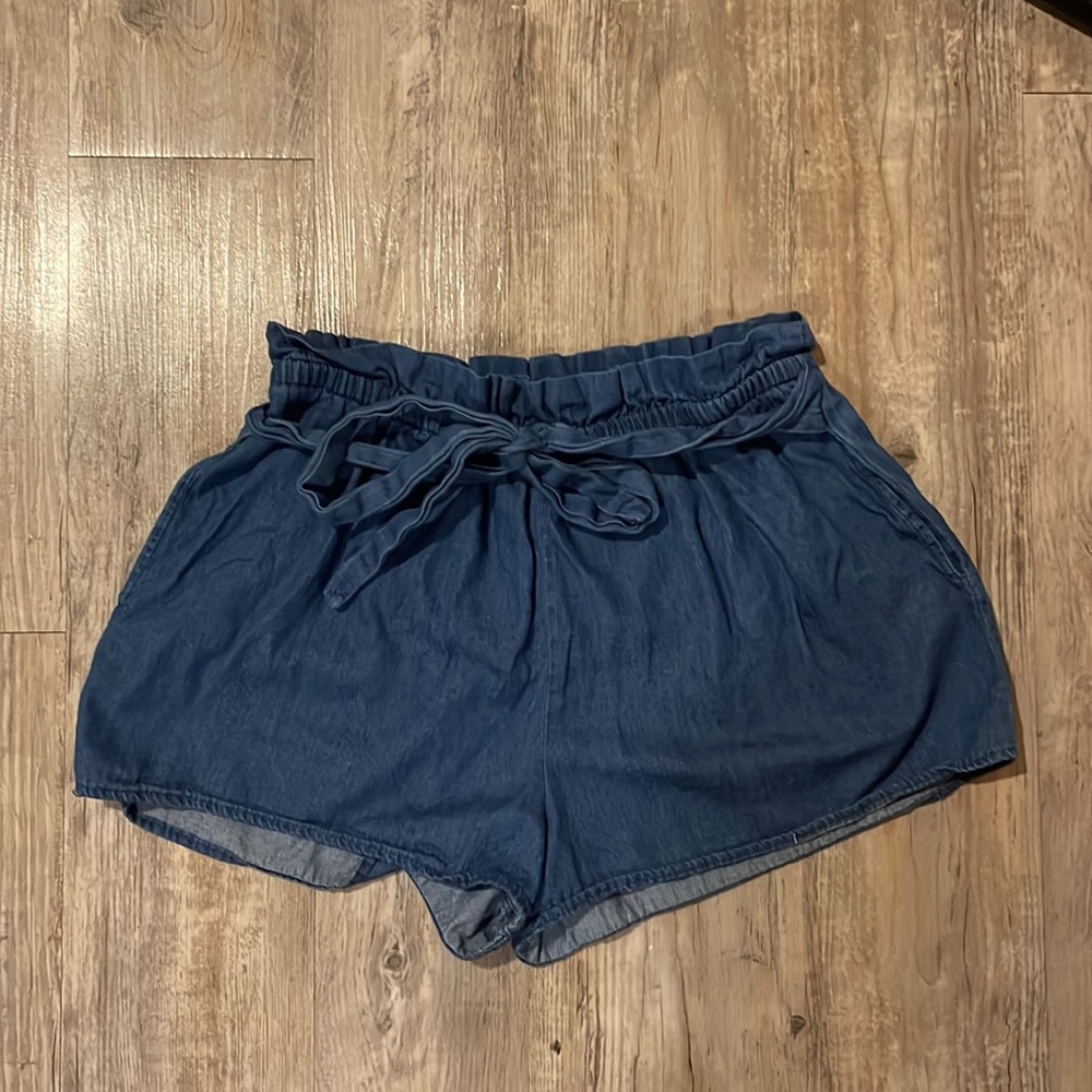 Stretchy shorts that look like Jean shorts but comfy!!